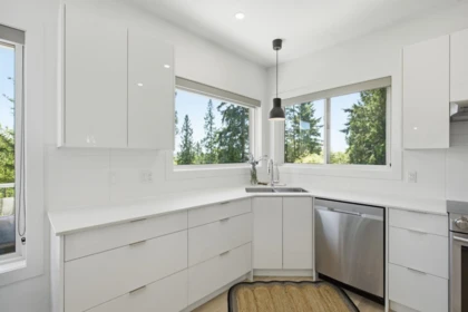 Primary Bathroom Photo of 5673 Salmon Drive, Sechelt, BC