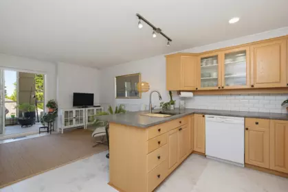 Breakfast Nook Photo of 7 4001 Old Clayburn Road, Abbotsford, BC