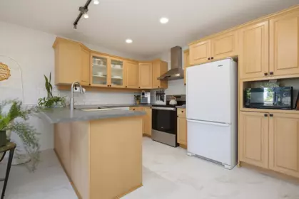 Kitchen Photo of 7 4001 Old Clayburn Road, Abbotsford, BC
