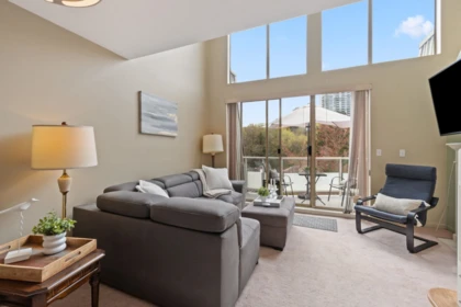 402 60 Richmond Street, New Westminster, BC, New Westminster — Apartment/Condo for sale