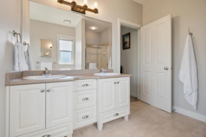 Mudroom Photo of 34832 1 Avenue, Abbotsford, BC