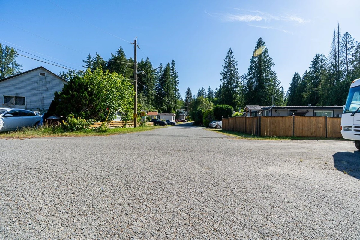 Family Room Photo of 8 2216 Lougheed Highway, Agassiz, BC