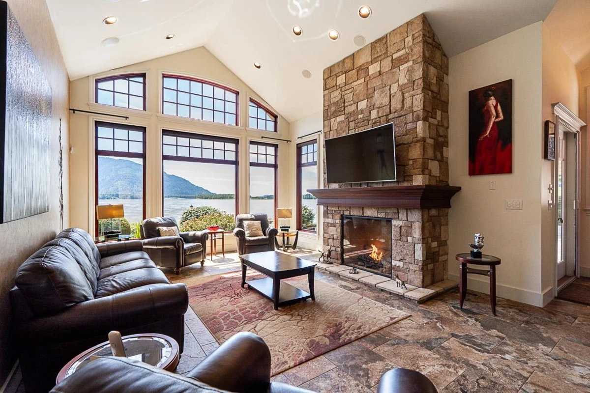 Dining Area Photo of 42721 Old Orchard Road, Chilliwack, BC