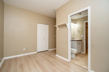 Entry Foyer Photo of 222 2109 Rowland Street, Port Coquitlam, BC