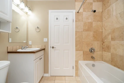 Hallway Photo of 222 2109 Rowland Street, Port Coquitlam, BC
