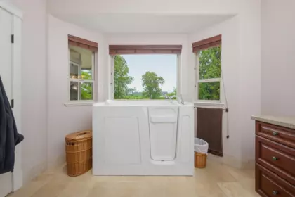 Guest Bathroom Photo of 9472 222 Street, Langley, BC