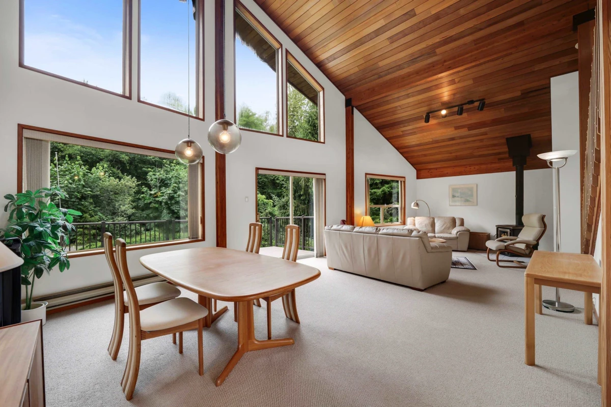 Living Room Photo of 1464 Maple Crescent, Squamish, BC