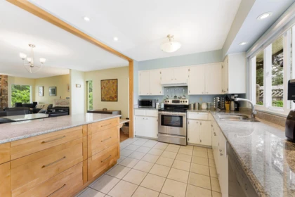 Breakfast Nook Photo of 2215 153a Street, Surrey, BC