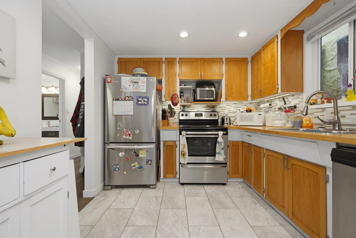 Family Room Photo of 404 Bruneau Place, Langley, BC