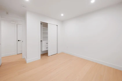 Office / Den Photo of 1 4855 Venables Street, Burnaby, BC