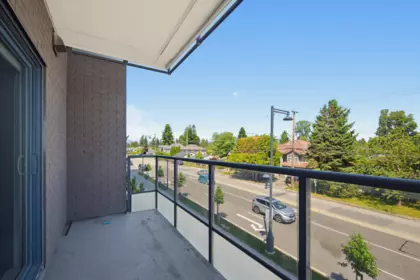 Entry Foyer Photo of E205 10829 140 Street, Surrey, BC