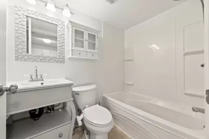 Hallway Photo of 24222 103 Avenue, Maple Ridge, BC