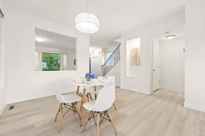 Kitchen Island Photo of 24222 103 Avenue, Maple Ridge, BC