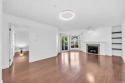 206 3638 Rae Avenue, Vancouver, BC, Vancouver — Apartment/Condo for sale