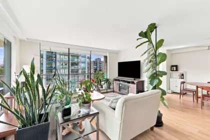 Breakfast Nook Photo of 803 140 E Keith Road, North Vancouver, BC