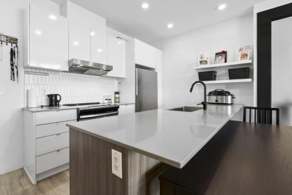 Kitchen Photo of 610 32828 Landeau Place, Abbotsford, BC