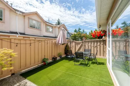 16 901 W 17th Street, North Vancouver, BC, North Vancouver — Townhouse for sale