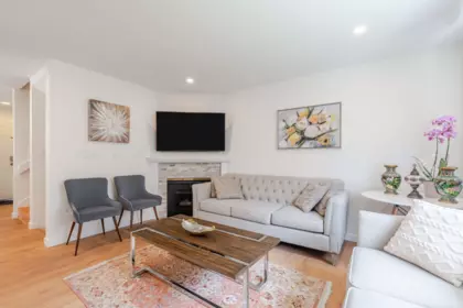 Loft / Bonus Room Photo of 16 901 W 17th Street, North Vancouver, BC