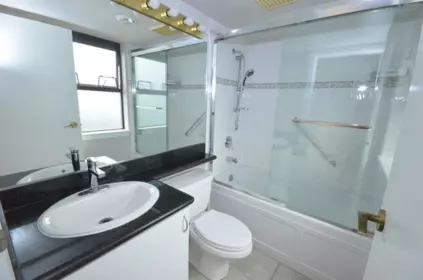 Guest Bathroom Photo of 1201 6611 Cooney Road, Richmond, BC