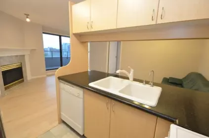 Kitchen Photo of 1201 6611 Cooney Road, Richmond, BC
