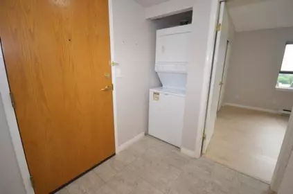Laundry Room Photo of 1201 6611 Cooney Road, Richmond, BC
