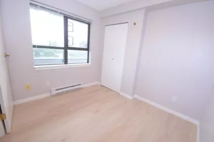 Walk-In Closet Photo of 1201 6611 Cooney Road, Richmond, BC