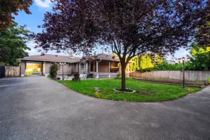 Living Room Photo of 9725 Juniper Street, Chilliwack, BC
