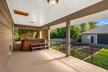 Primary Bedroom Photo of 9725 Juniper Street, Chilliwack, BC