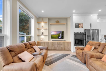 Kitchen Island Photo of 33682 Busby Road, Abbotsford, BC