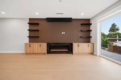 Kitchen Photo of 102 5745 172 Street, Surrey, BC