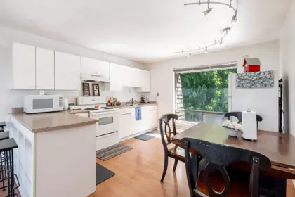 Kitchen Photo of 10956 128a Street, Surrey, BC