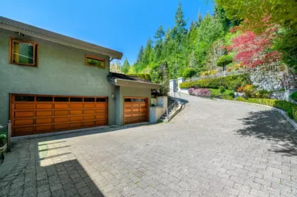 Fitness Center Photo Near 1626 Pinecrest Drive, West Vancouver, BC