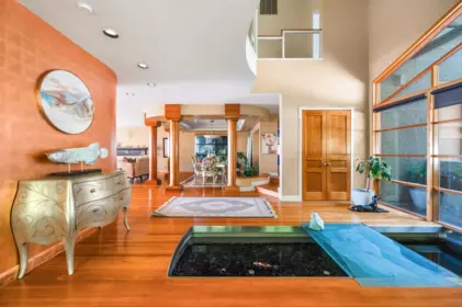 Kitchen Island Photo of 1626 Pinecrest Drive, West Vancouver, BC