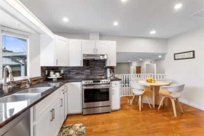 Breakfast Nook Photo of 23390 123 Avenue, Maple Ridge, BC