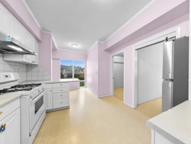 Breakfast Nook Photo of 122 W 17th Avenue, Vancouver, BC