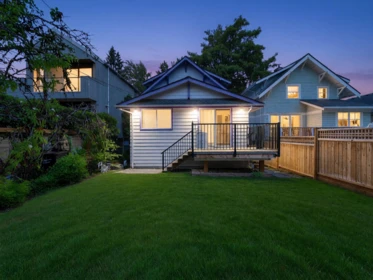 Outdoor Patio Photo of 122 W 17th Avenue, Vancouver, BC