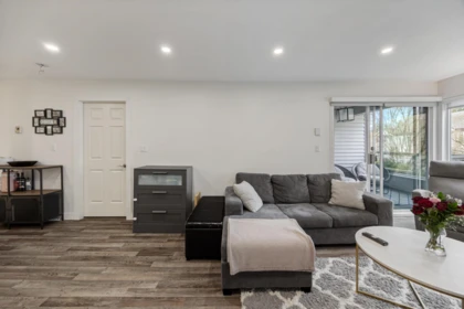 205 7465 Sandborne Avenue, Burnaby, BC, Burnaby — Apartment/Condo for sale