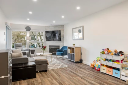 205 7465 Sandborne Avenue, Burnaby, BC, Burnaby — Apartment/Condo for sale