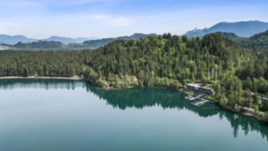 205 3175 Columbia Valley Road, Cultus Lake, BC