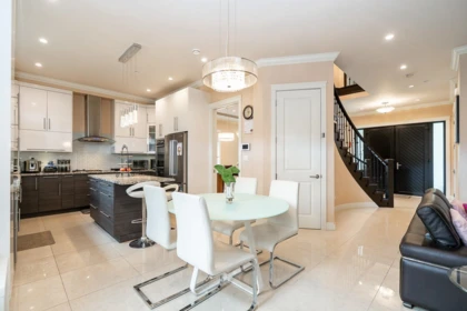 Kitchen Island Photo of 3032 E 16th Avenue, Vancouver, BC