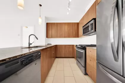 Kitchen Photo of 1005 280 Ross Drive, New Westminster, BC