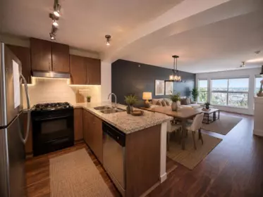 402 3082 Dayanee Springs Boulevard, Coquitlam, BC, Coquitlam — Apartment/Condo for sale