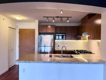 402 3082 Dayanee Springs Boulevard, Coquitlam, BC, Coquitlam — Apartment/Condo for sale