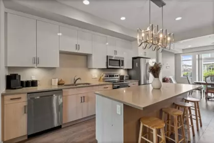 Kitchen Island Photo of 16 8413 Midtown Way, Chilliwack, BC