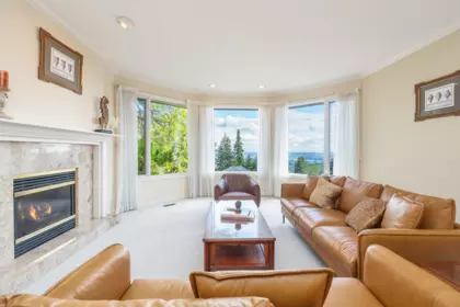 Kitchen Island Photo of 4153 Quarry Court, North Vancouver, BC