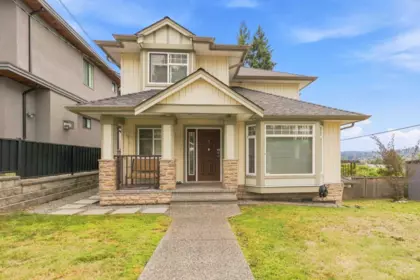 Backyard Photo of 718 Delestre Avenue, Coquitlam, BC
