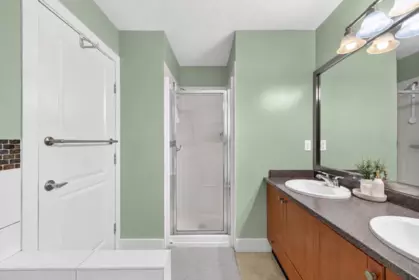 Primary Bathroom Photo of 184 16177 83 Avenue, Surrey, BC