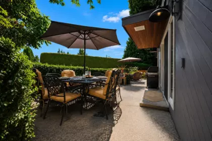 Front Yard Photo of 14756 16a Avenue, Surrey, BC