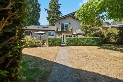 Hot Tub / Spa Photo of 14756 16a Avenue, Surrey, BC