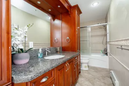 Guest Bathroom Photo of 976 Parker Street, White Rock, BC